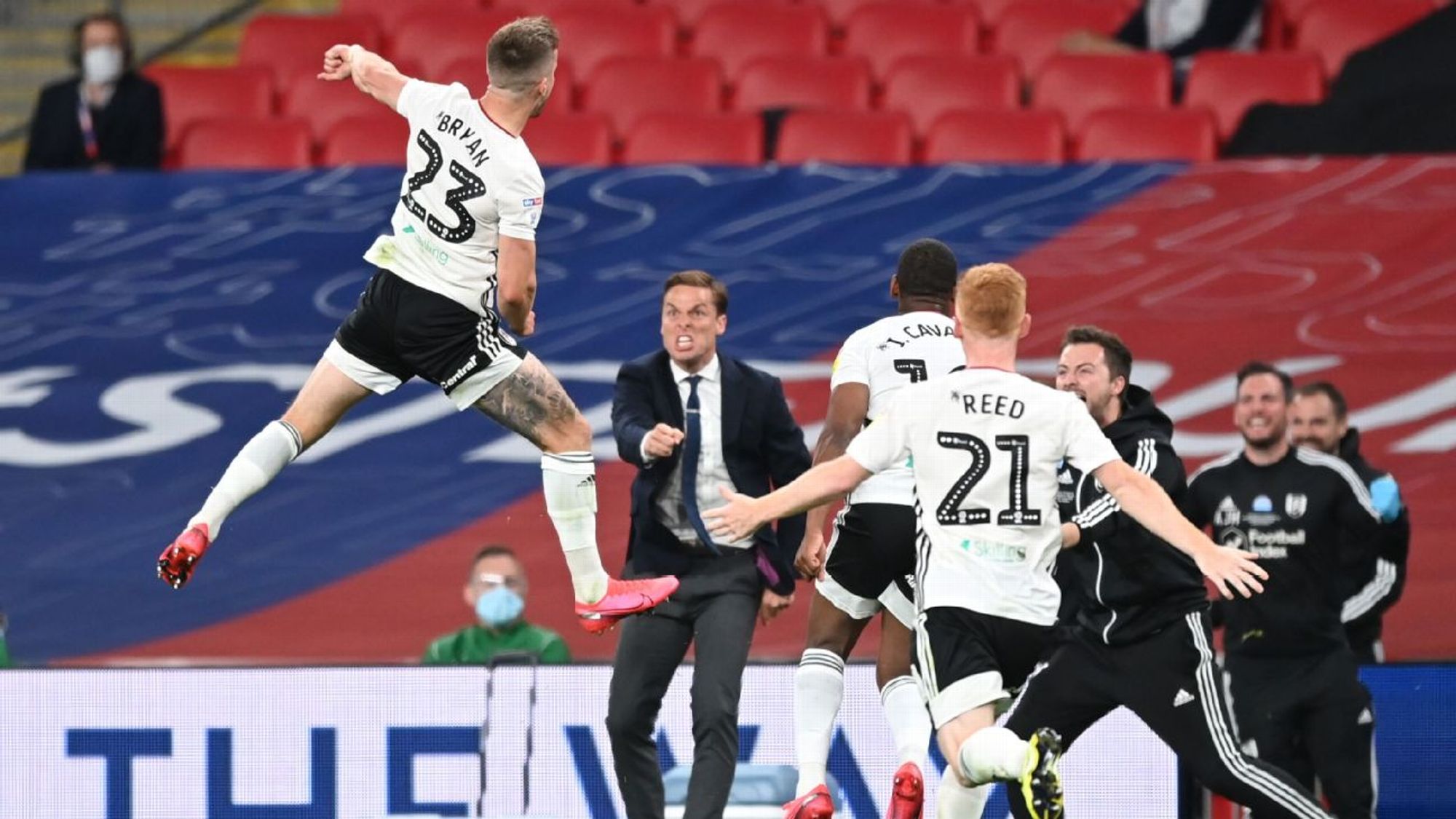 更展示了他 更展示了他