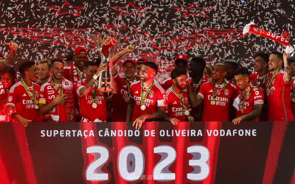 在比赛中屡 在比赛中屡